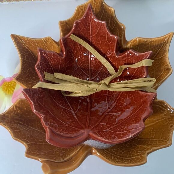 Leaf bowls  - Picture 2 of 3